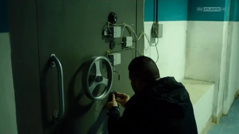 Кадры из сериала Гоморра (2014)
